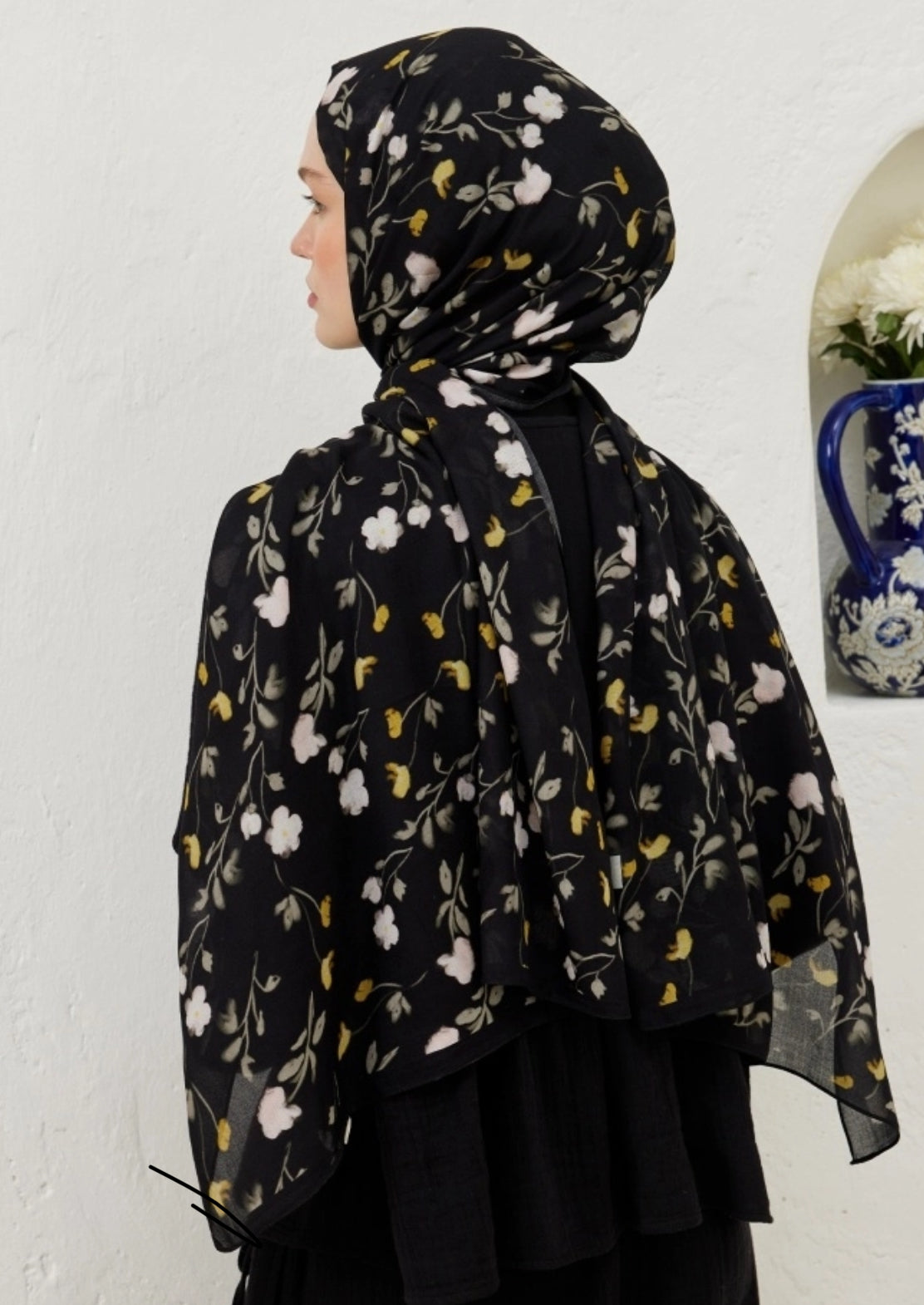 DAISY PATTERN RAMI-RAMIE HIJAB-Black