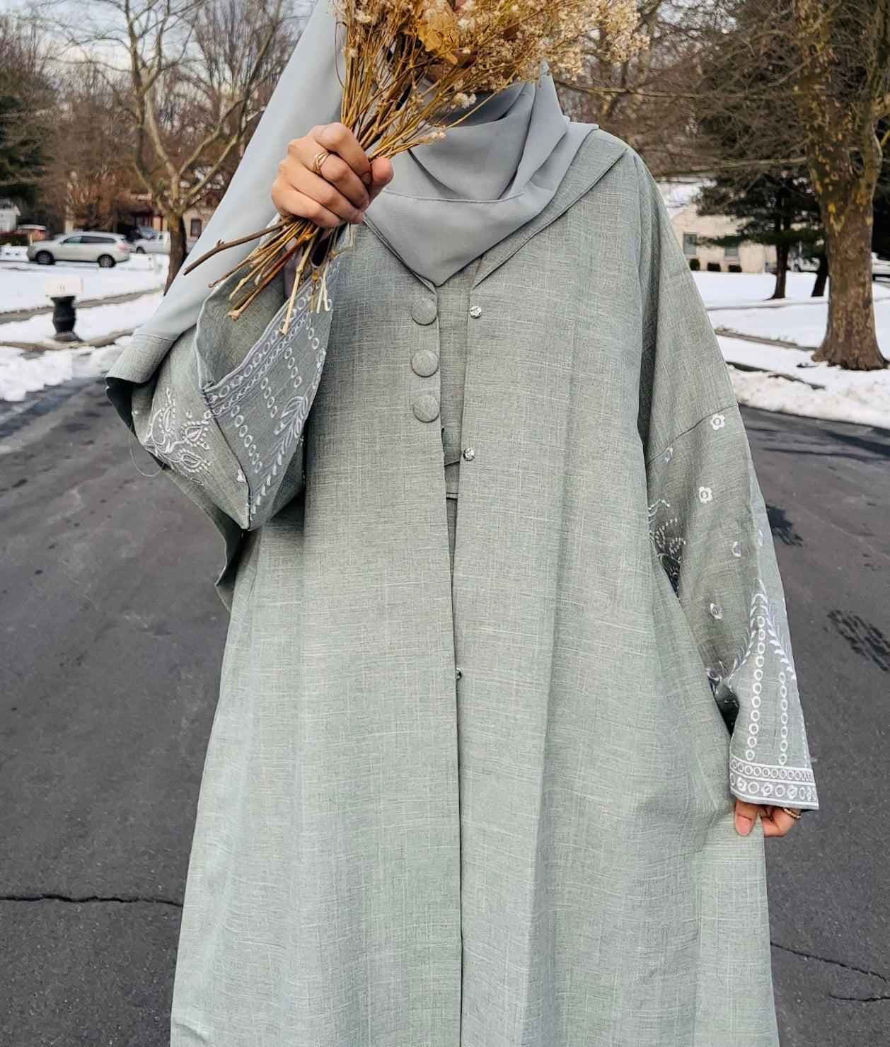 Maya-Linen Four-Piece Abaya Set