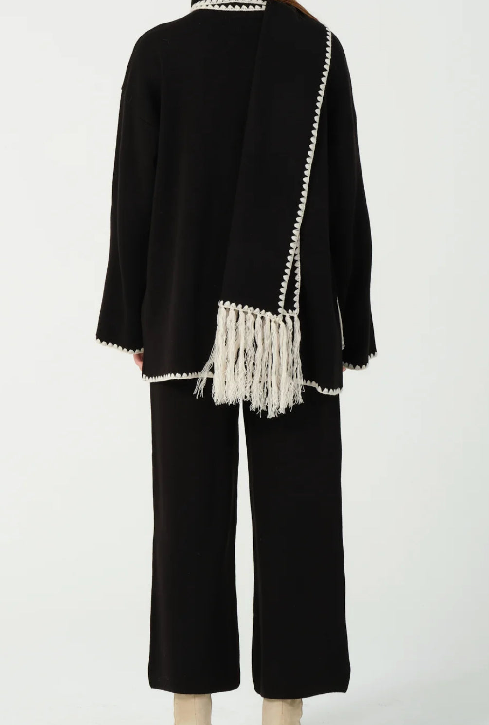 Crochet And Tassel Scarf Three-piece Set-Black