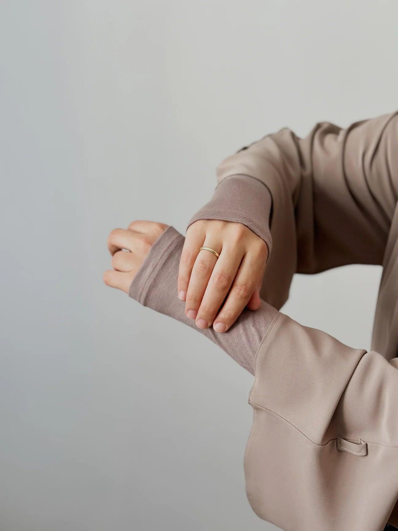 Arm Sleeves Taupe