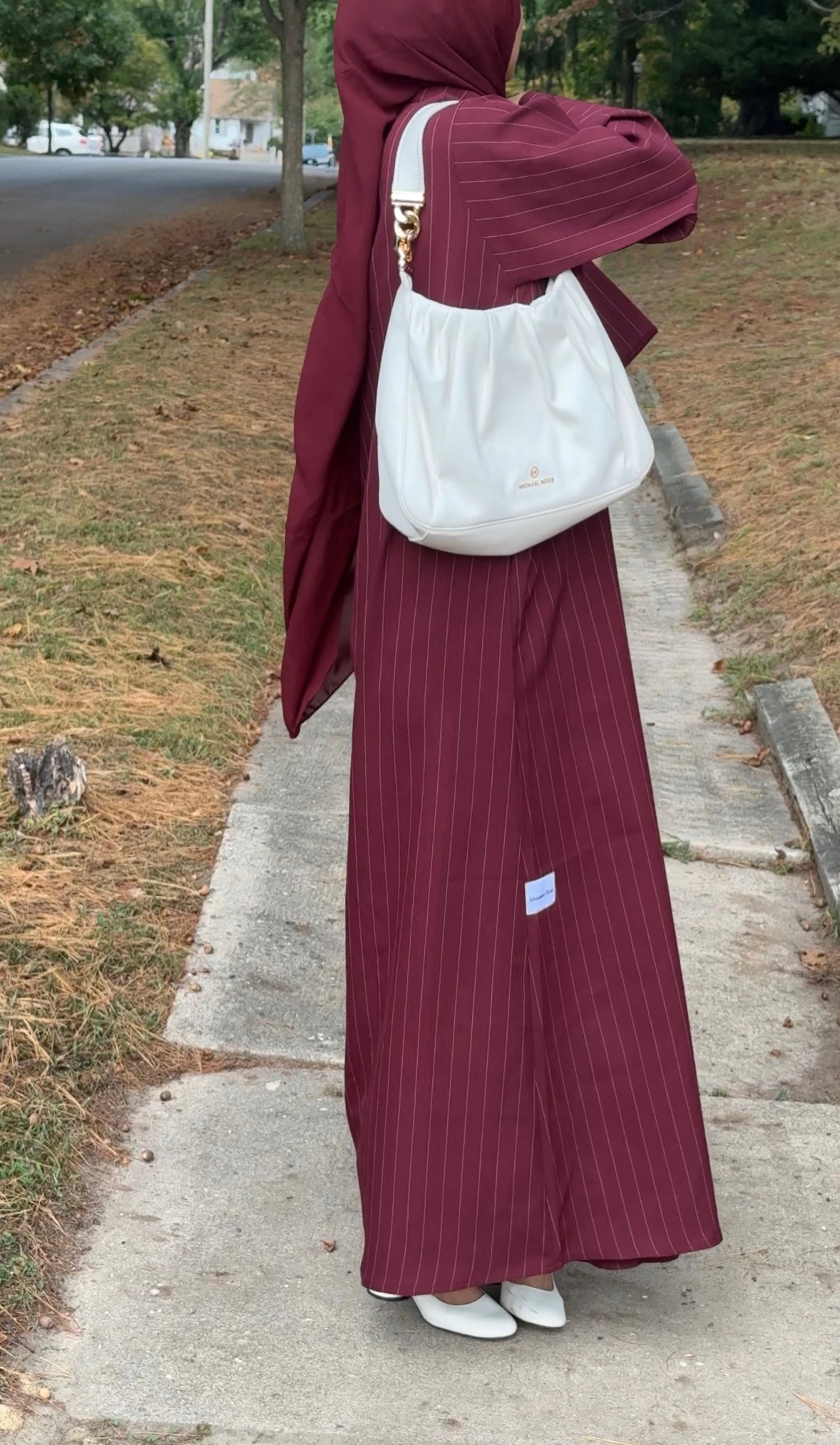 Adara-Front button-Abaya - 
- Maroon