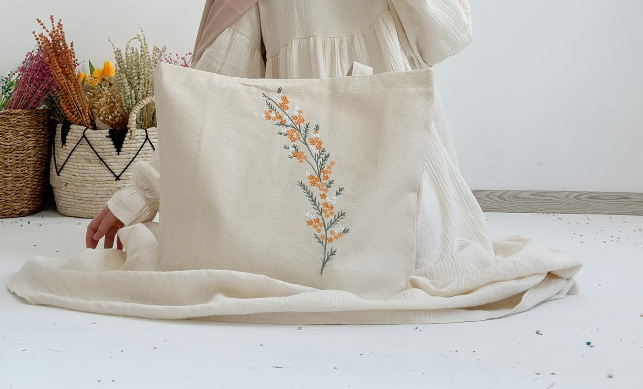 Embroidered-Tote bag-Natural Fabric