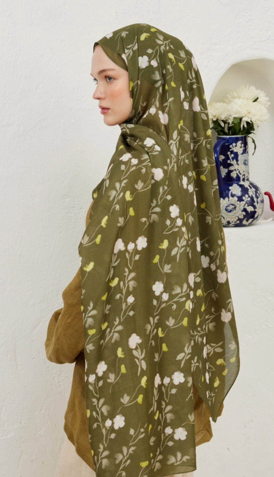 SOFT FLOWERS PATTERN-RAMIE HIJAB